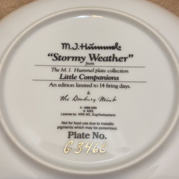 Hummel Danbury Mint Little Companions Plate “Stormy Weather” Collection - Picture 6 of 7